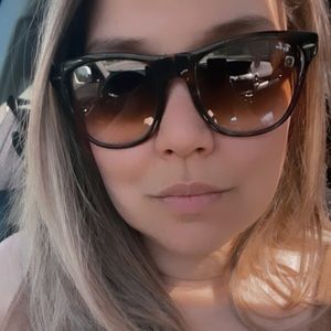 Meet your Posher, Maude